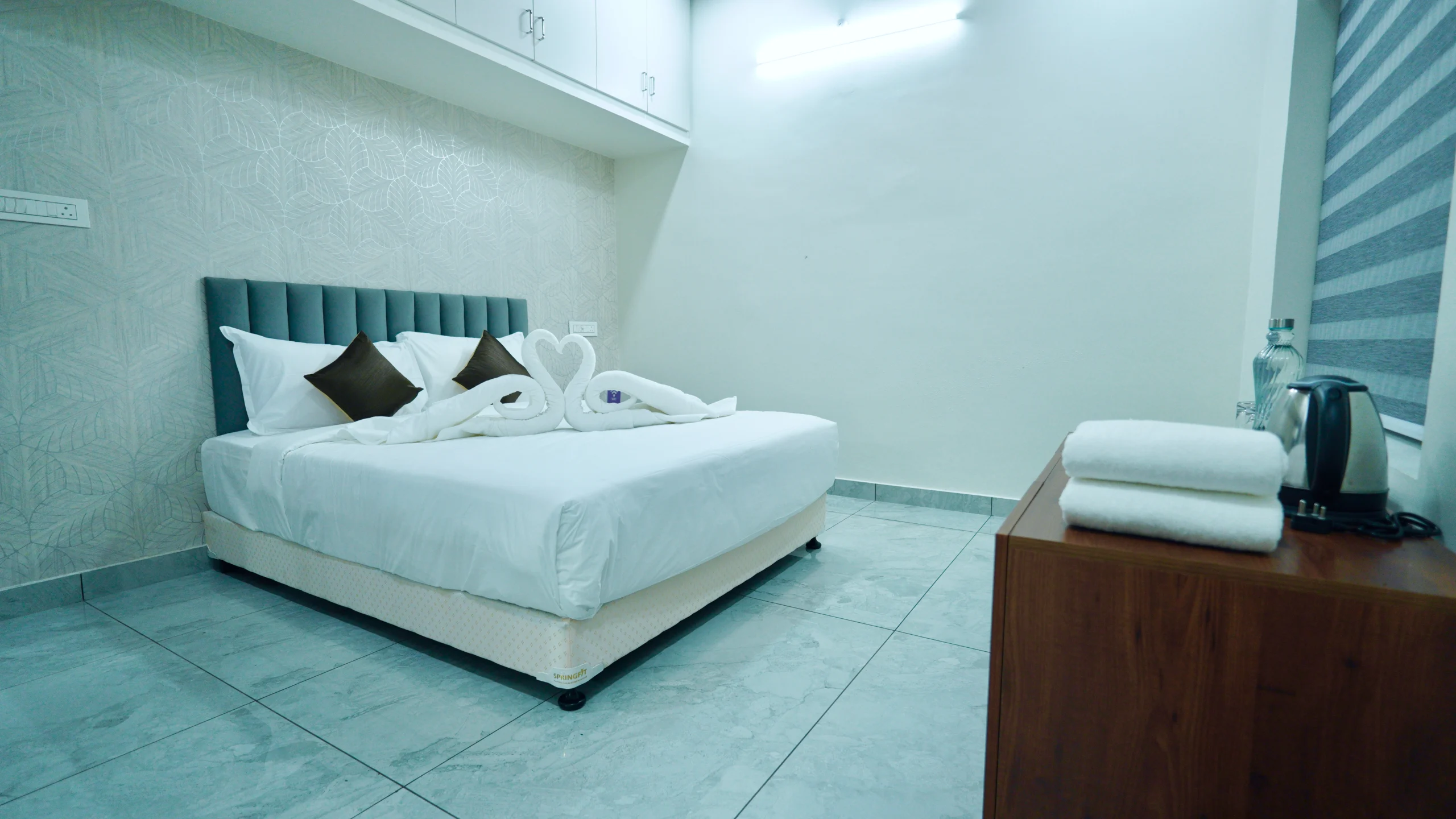 comfortable bedroom at periyar vibes